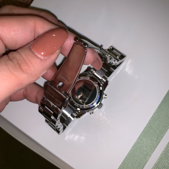 Michael Kors - Picture 3 of 3